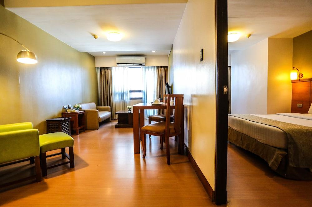 The Malayan Plaza Hotel Pasig City Exterior foto