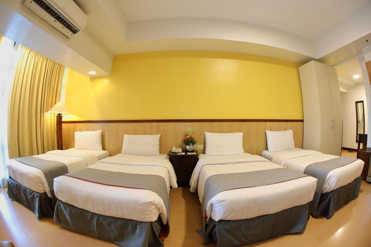The Malayan Plaza Hotel Pasig City Exterior foto
